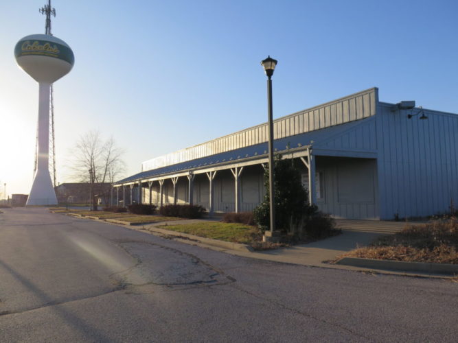 NEW TENANT POSSIBLE -- The former Cracker Barrel building at The Highlands has been closed since October 2015, but soon could get a new tenant, according to Randy Wharton, president of the Ohio County Development Authority. -- Joselyn King